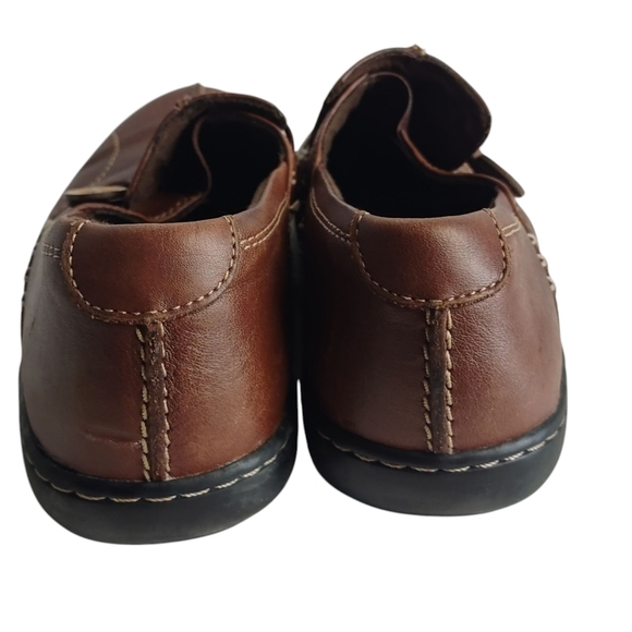 Clarks Loafer Women's Brown Leather Slip On Button Comfortable Shoes Sz 8M - Picture 4 of 9